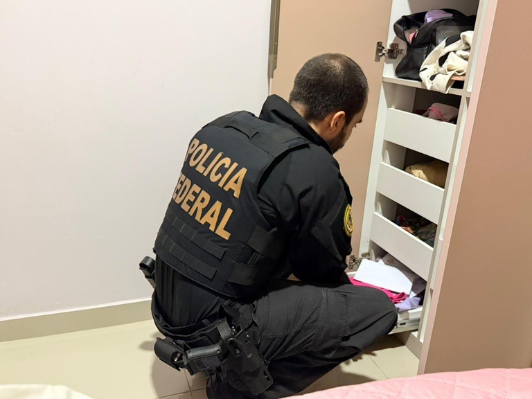 Operação Azougue da Polícia Federal investiga contrabando de mercúrio no Amazonas
