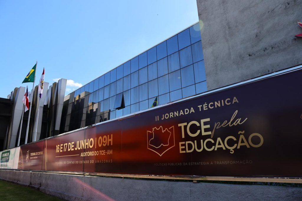 Debates sobre educação e políticas públicas no TCE-AM