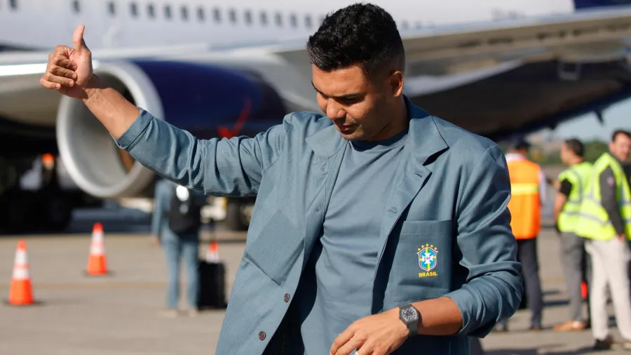 Casemiro durante chegada da Seleção Brasileira nos Estados Unidos