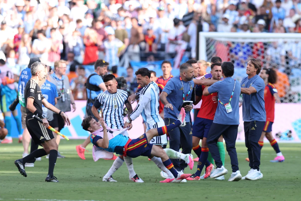 Tumulto durante a final da Copa do Mundo de 2026 entre Espanha e Argentina