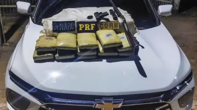 PRF apreende cerca de 30 quilos de maconha e armas durante operação em Manaquiri