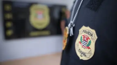 Casal é encontrado morto em condomínio de luxo em São Paulo; polícia investiga bilhete e circunstâncias das mortes