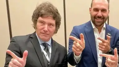 Eduardo Bolsonaro defende falas de Milei contra Lula e critica decisões de Alexandre de Moraes
