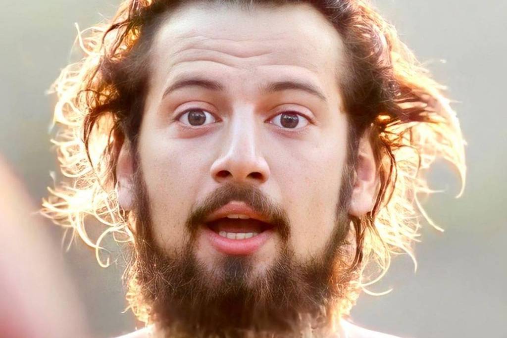 imagem do influenciador lucas strabko, conhecido como cartolouco