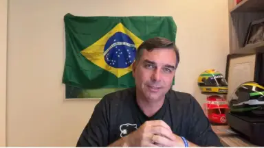 Flávio Bolsonaro critica PF e cobra prioridade em investigação sobre Lulinha