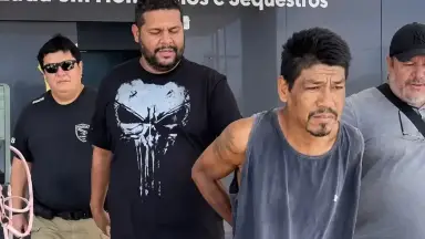 Homem que matou a própria mãe a facadas após discussão por celular é preso novamente em Manaus