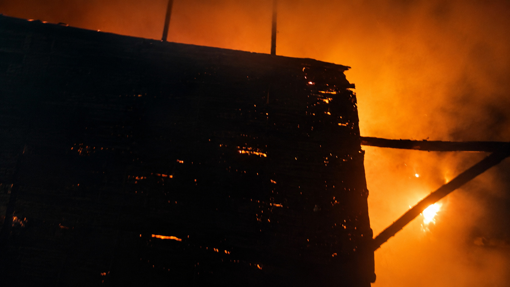 incêndio na barraca de um homem em situação de rua em manaús