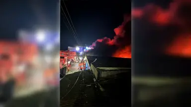 Incêndio destrói casa em Parintins e deixa famílias sem casa