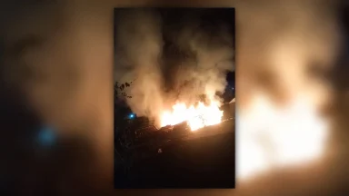 Incêndio destrói duas casas e atinge outros imóveis durante a madrugada em Manacapuru
