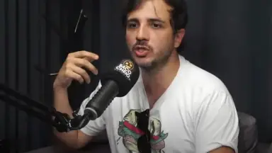 Renan Santos lidera gastos com anúncios contra Lula e Flávio Bolsonaro nas redes da Meta