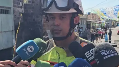 “Tudo que estava no imóvel foi carbonizado”, afirma tenente dos Bombeiros após incêndio em Manaus