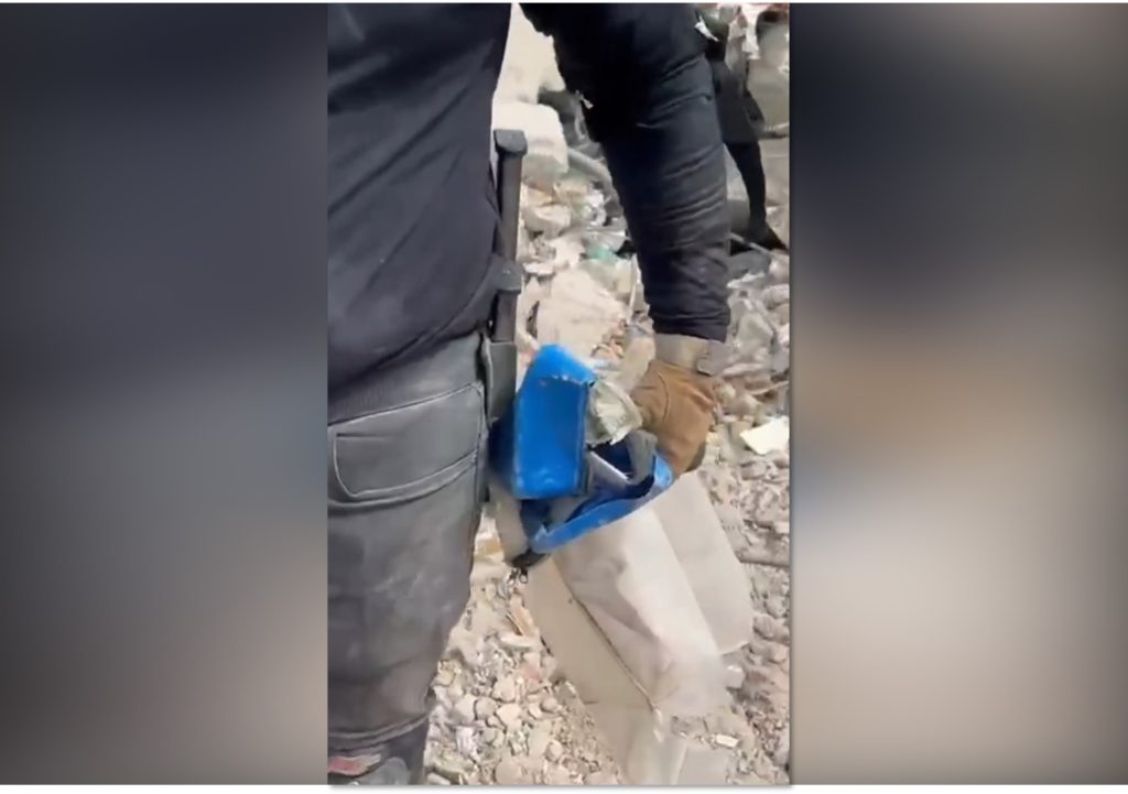 Denúncia de saque em apartamentos em Playa Grande Venezuela