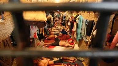 Sete anos após massacre, sistema prisional do Amazonas ainda enfrenta superlotação e problemas estruturais