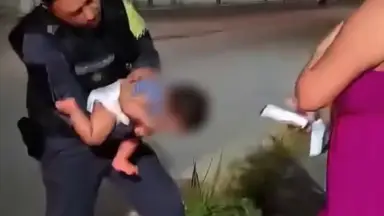 Anjo de farda: policial salva bebê engasgado após pedido de socorro de mãe desesperada em Manaus