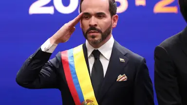 Ataque com explosivos é registrado um dia após a posse do novo presidente da Colômbia