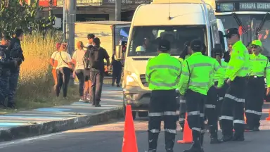 Ônibus e vans que seguiam para convenção de Roberto Cidade são apreendidos em blitz em Manaus
