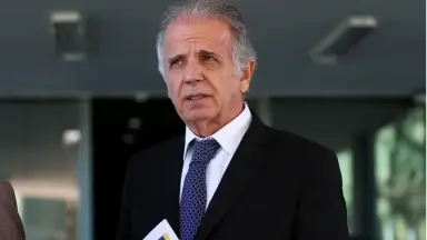 Brasil não teria como enfrentar ataque dos EUA, diz chefe da defesa: “Não tem dinheiro, abriria os portões”