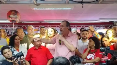 Com baixa de público, PT, PCdoB e PV oficializam apoio a Omar Aziz na disputa pelo Governo do Amazonas