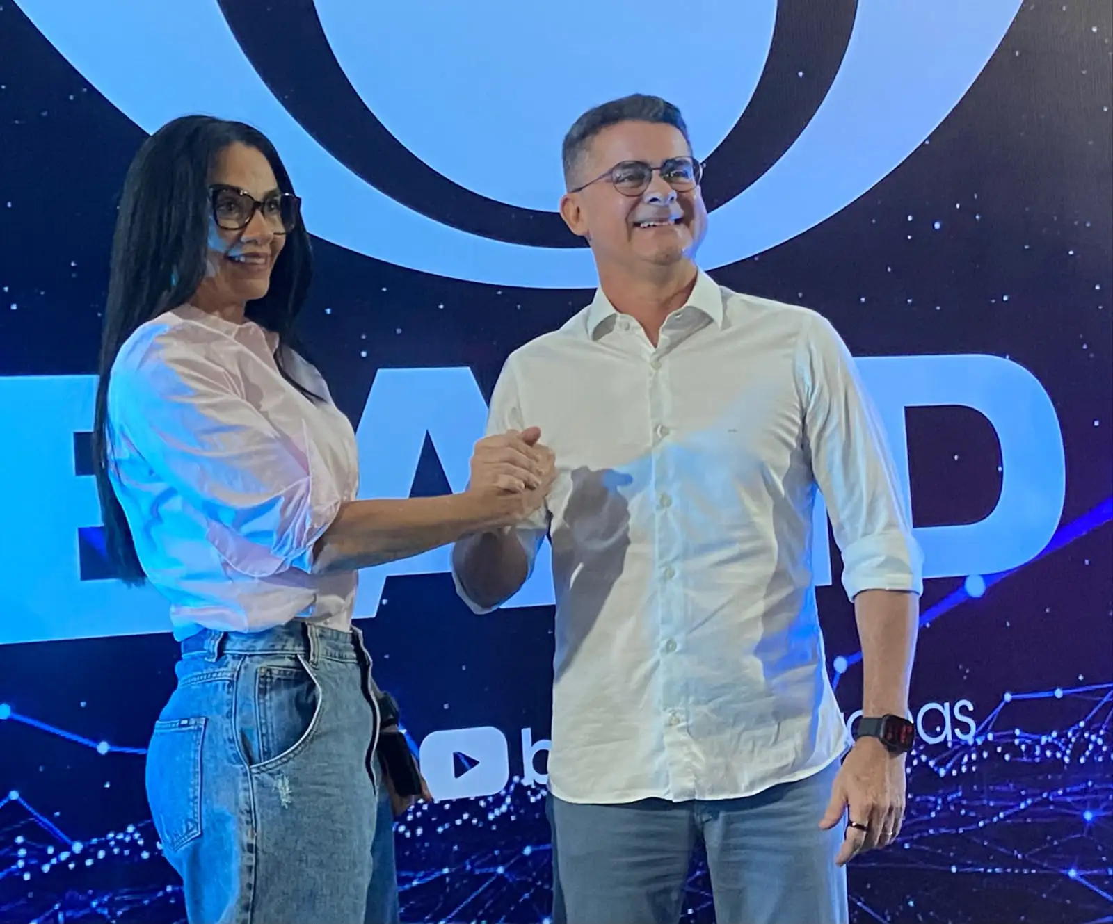 David Almeida chegando ao debate da Band Amazonas sobre eleições 2026