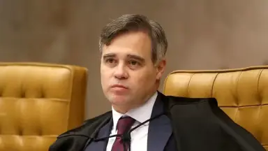 Defesa de Vorcaro pede audiência com André Mendonça para ampliar visitas na Papudinha