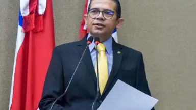 Deputado denuncia Âmbar Energia por pressão sobre prefeituras do interior do Amazonas