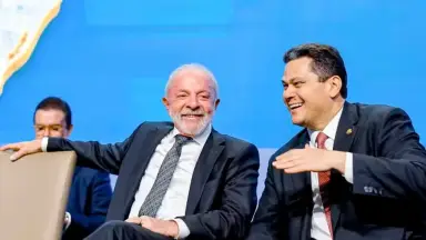 Flávio Bolsonaro acusa Moraes de atuar como articulador político de Lula