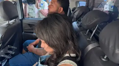 “Fui comprar pão”: mãe é presa após filhos morrerem em incêndio dentro de casa em Manaus