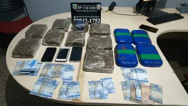 Homem é preso com 13 tabletes de drogas dentro de caixa da JBL em Manaus