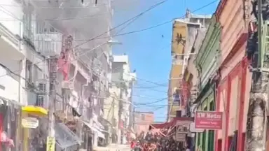 Incêndio em área comercial do Centro de Manaus foi controlado, diz Corpo de Bombeiros