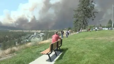 Incêndios florestais obrigam retirada de 60 mil pessoas e destroem centenas de imóveis no estado de Washington