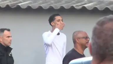 Justiça revoga prisão de Oruam por tentativa de homicídio, mas rapper continua foragido