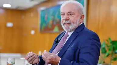 Lula declara R$ 4,7 milhões ao TSE e tem patrimônio 35% menor que em 2022