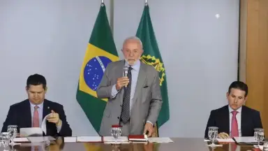 Lula negocia apoio a Motta e Alcolumbre no Congresso em troca de acordos para 2027