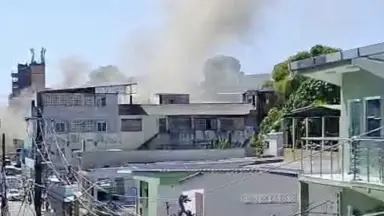 Moradores assistem incêndio destruir conjunto de casas na Zona Norte de Manaus; veja vídeo